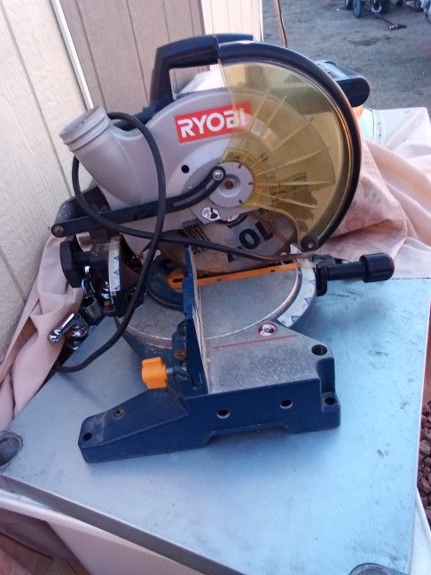 Ryobi 10" Compound Miter Saw