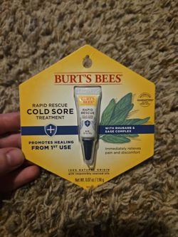Burts bees rapid rescue cold, sore treatment.