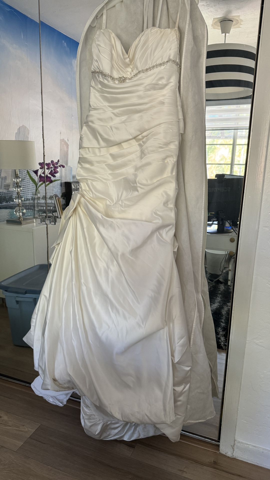 Strapless Ivory Mermaid Wedding Dress With Big Beautiful Bow