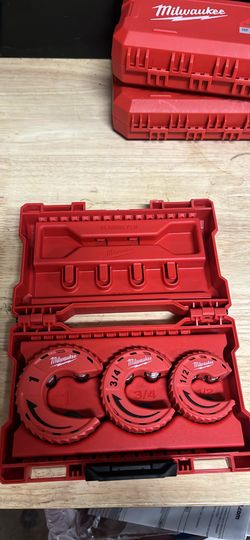 Milwaukee Close Quarters Tubing Cutter Set (3-Piece