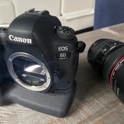 Canon 6D  Mark II With 24-105 L Lens 