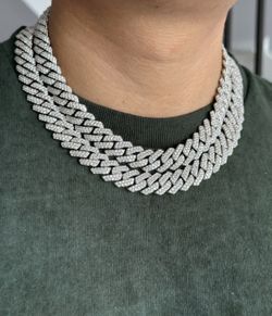 Men’s 15mm Cuban Link Chain Necklace 20 Inch Iced Out with Cubic Zirconia Gold 