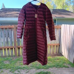 Lady's coach long Dawn burgundy color with hood coat size XS brand new 