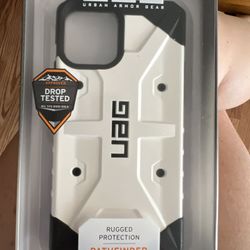 iPhone 11pro Urban Armor Gear (UAG) White Hard Case