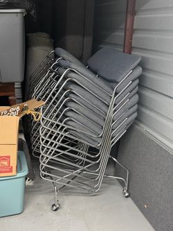 40 Vintage Global 2152 Stacking Chairs + 3 Dollies (1995)