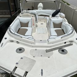 2007 Hurricane Boat