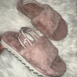 Koolaburra By UGG sandals For Girls