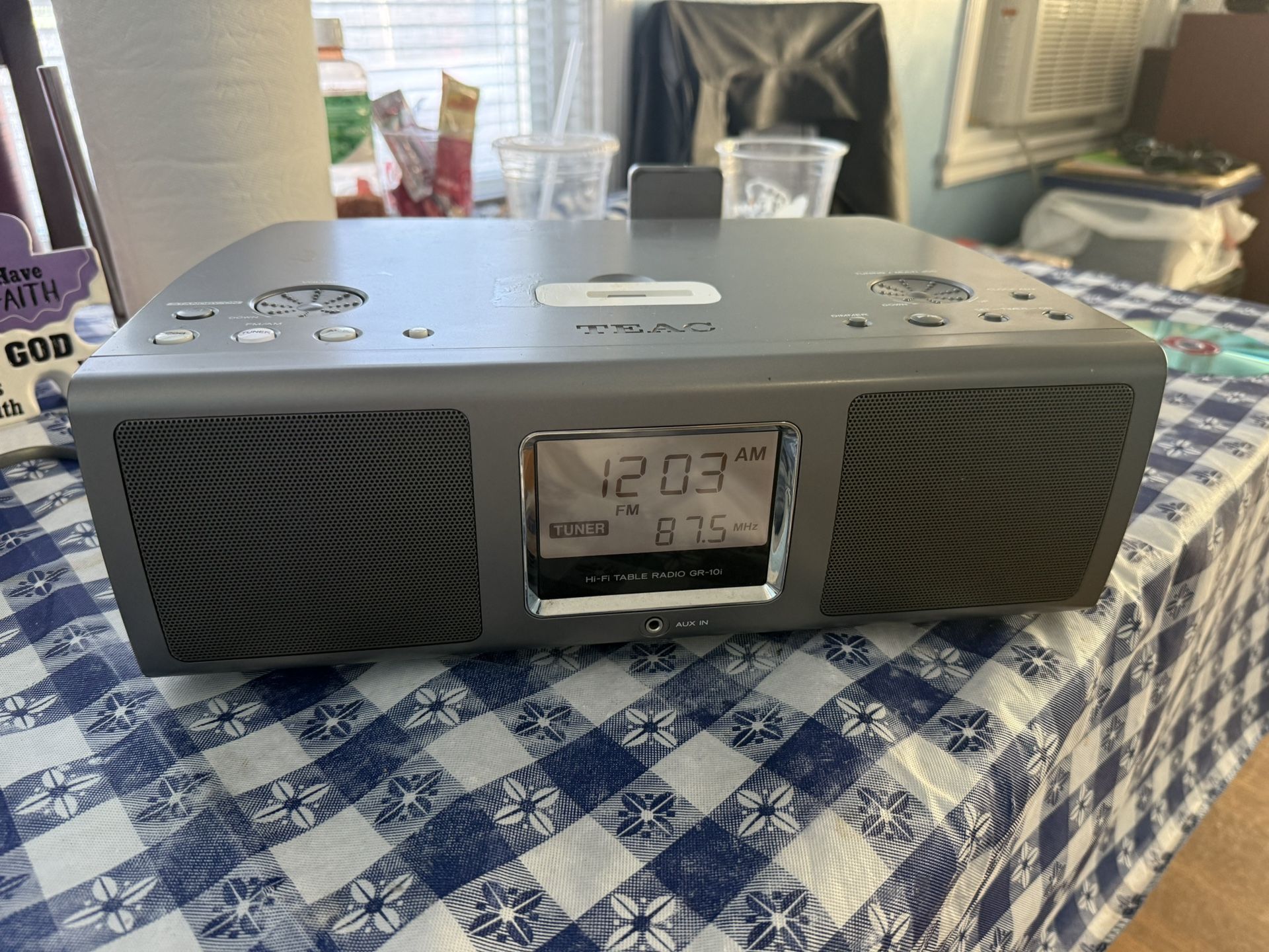 TEAC GR-10i Hi-Fi Table Radio, With Remote 