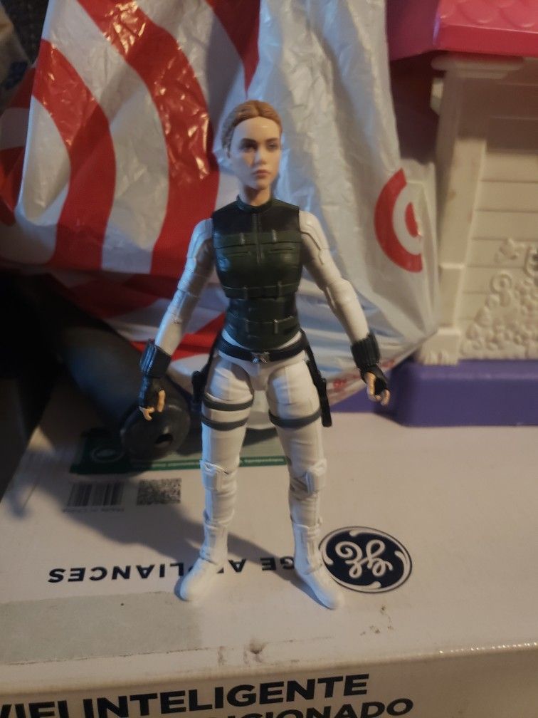 Marvel Legends Yelena Belova