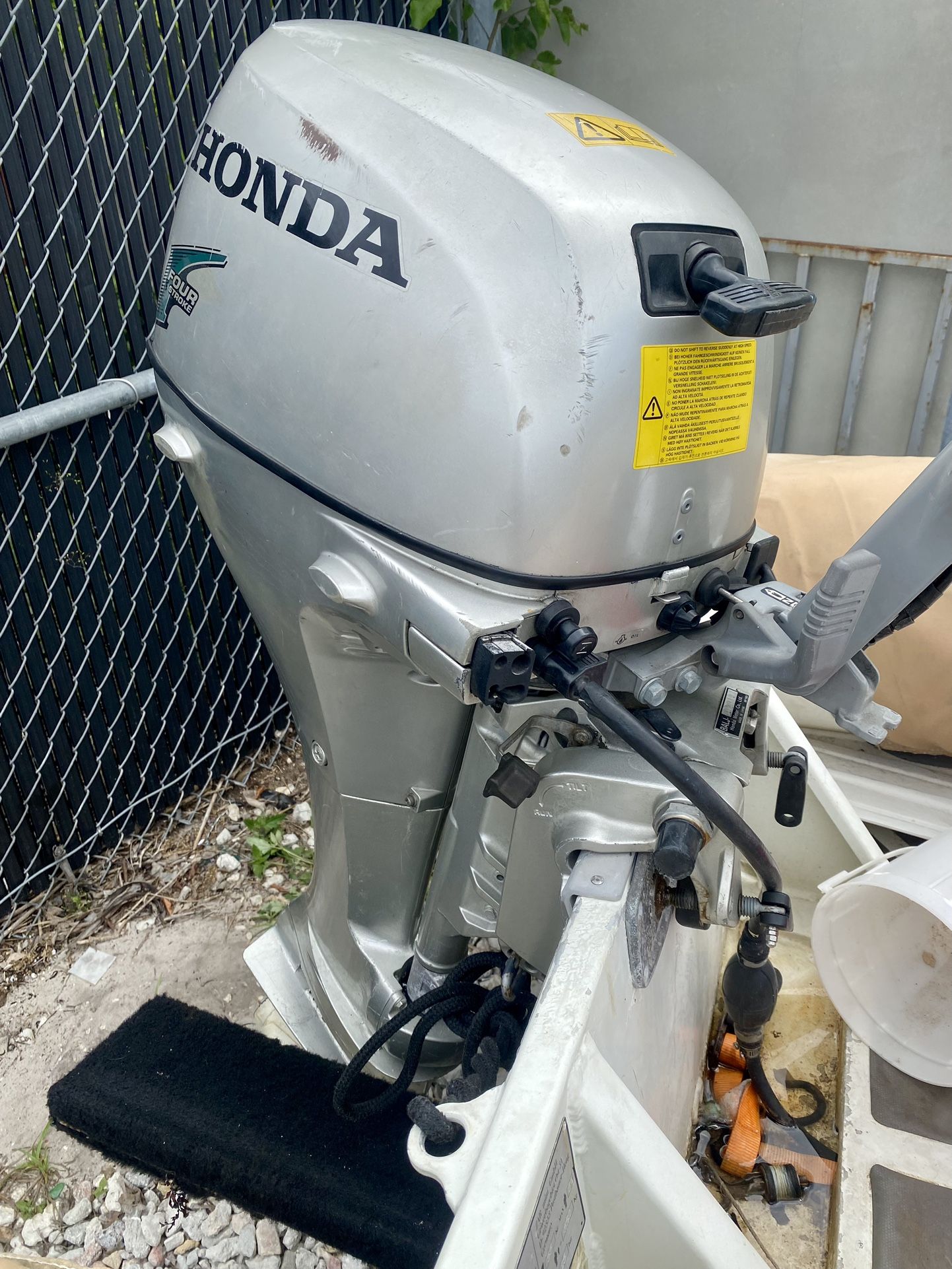 15Hp Honda 2008 20” Long Shaft Outboard Motor Runs Great