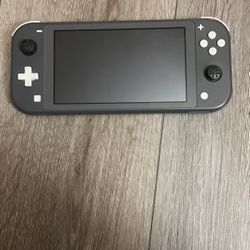 Selling Used Nintendo Switch Lite) With Case