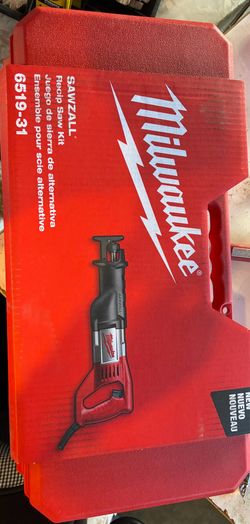 MILWAUKEE SAWZALL SAW KIT BRAND NEW IN THE BOX COMES  WITH ITS OWN CARRYING CASE ASWELL
