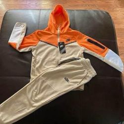 Nike jump suit size youth medium