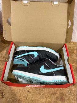 Nike Dunks 🚨🚨 size 8 women