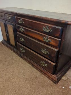 Dresser/ Hutch