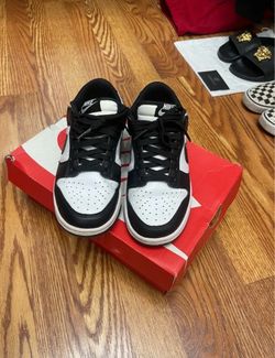 Nike Pandas Dunks Low Size 6 Women’s