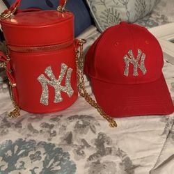 New York Yankees Hat & Purse