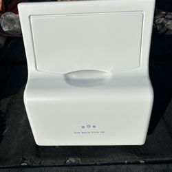 Brand New Frigidaire Ice Maker Bucket Replacement 
