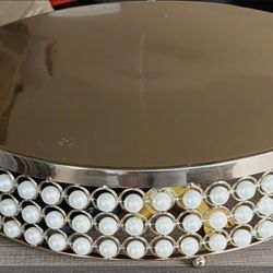 Gold Metal Cake Stand 22 Inches