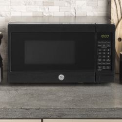 Ge Brand New Microwave 