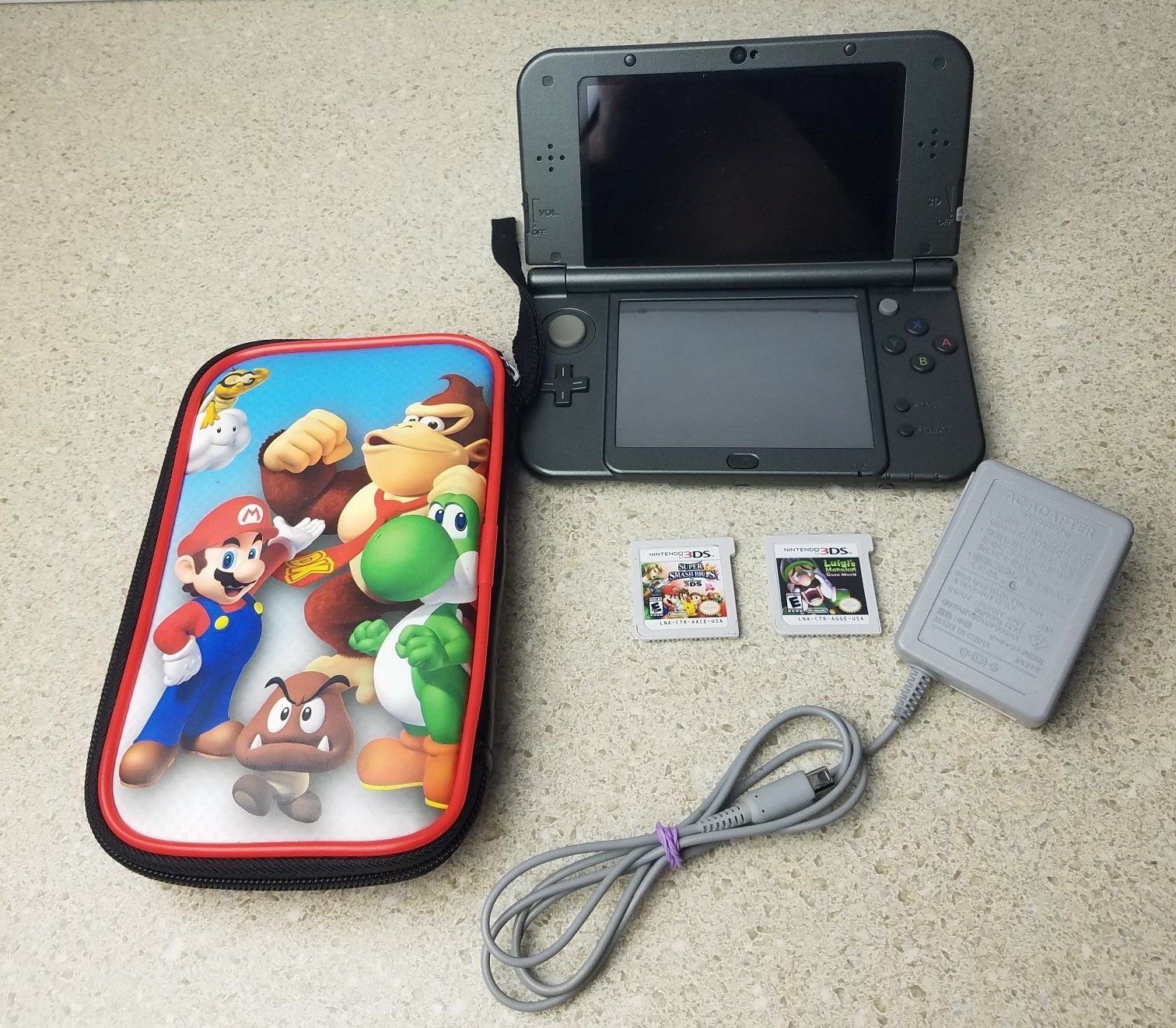 New Nintendo 3ds xl with 2 games and case