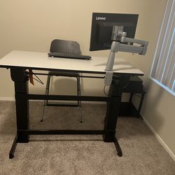 Office Desk and cushioned mat