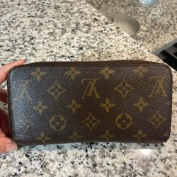 LV Wallet