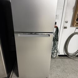 Whirlpool Top Freezer Refrigerator