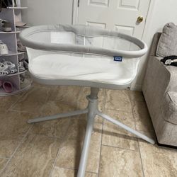 halo swivels bassinet 