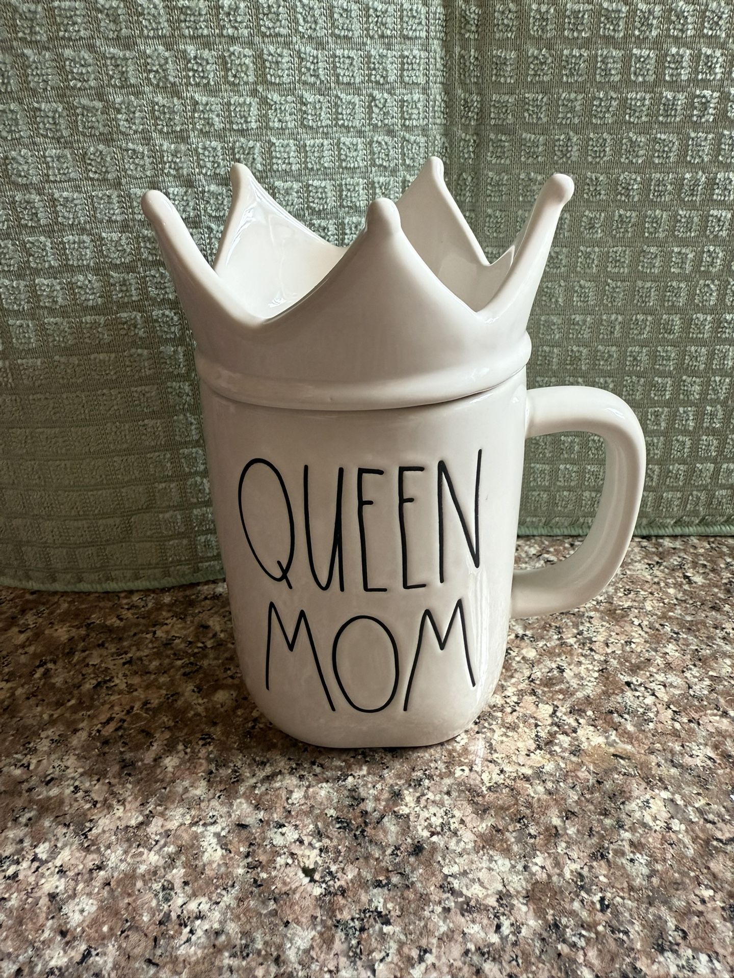 Rae Dunn Queen Mom Mug With Crown Topper