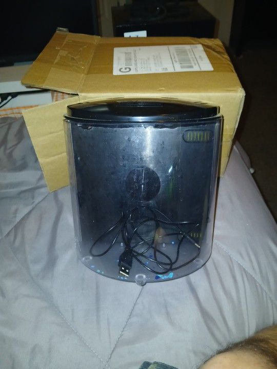 1 Gallon Aquarium With Pump Filter And Light