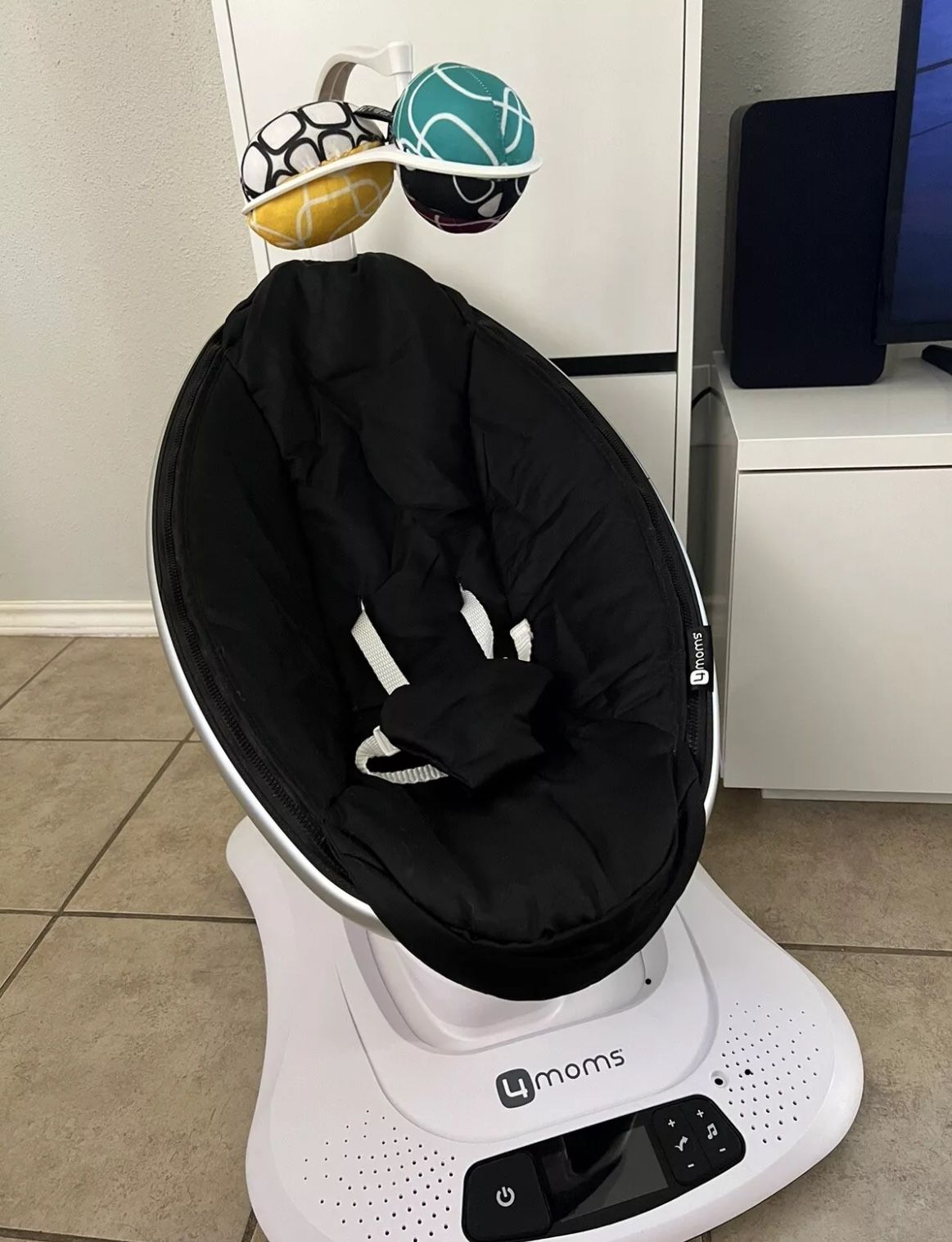 4moms mamaRoo Multi-Motion Baby Swing - Black Classic