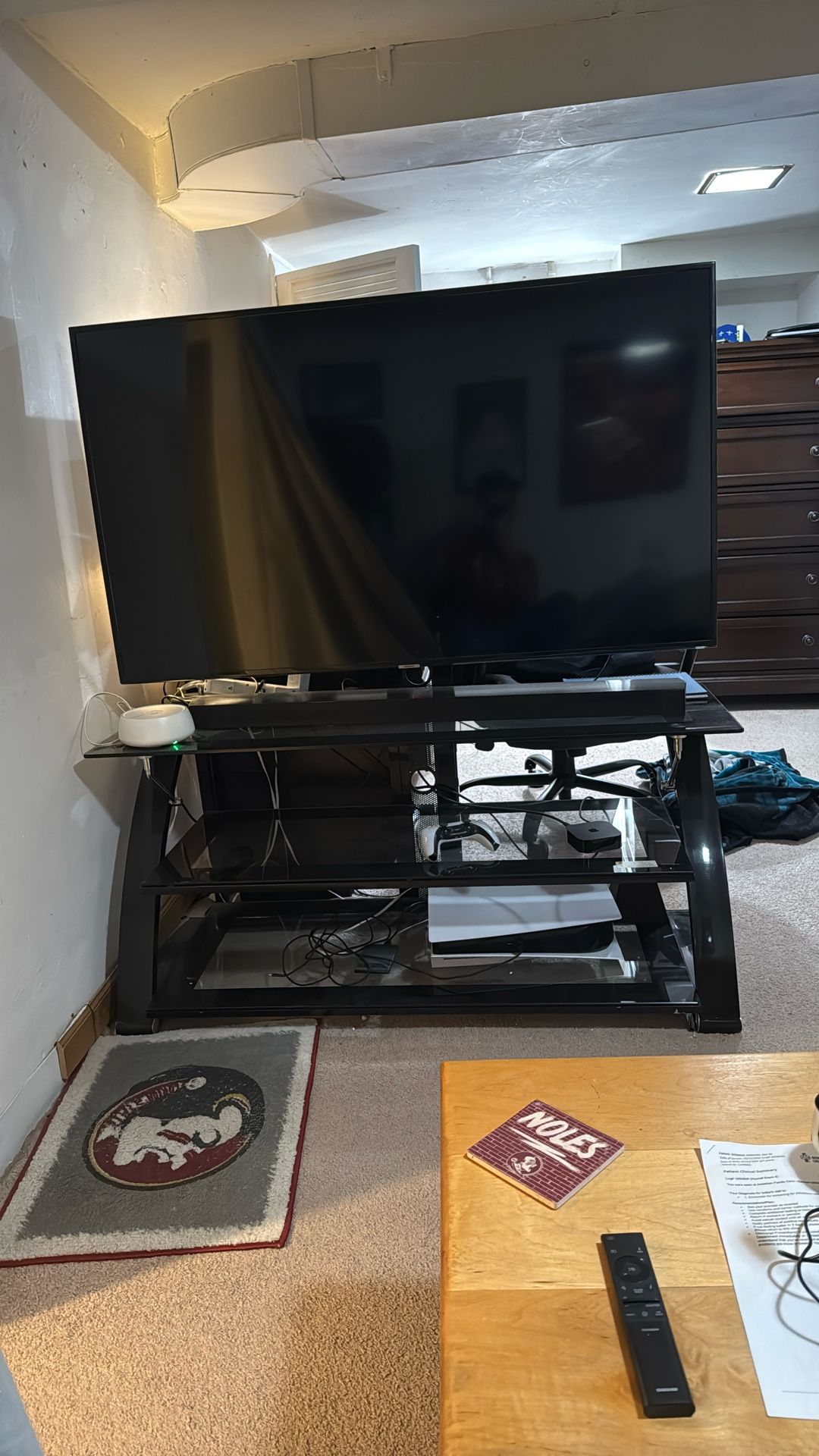 Samsung Smart Tv With Tv Stand 