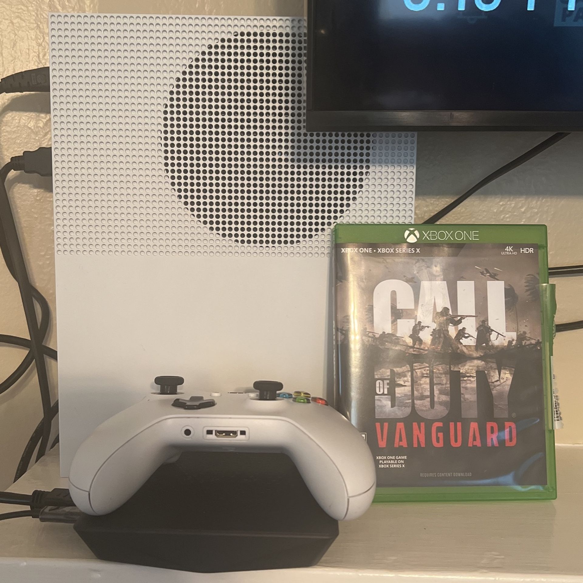 Xbox One S 1TB With COD Vanguard & GTA 5