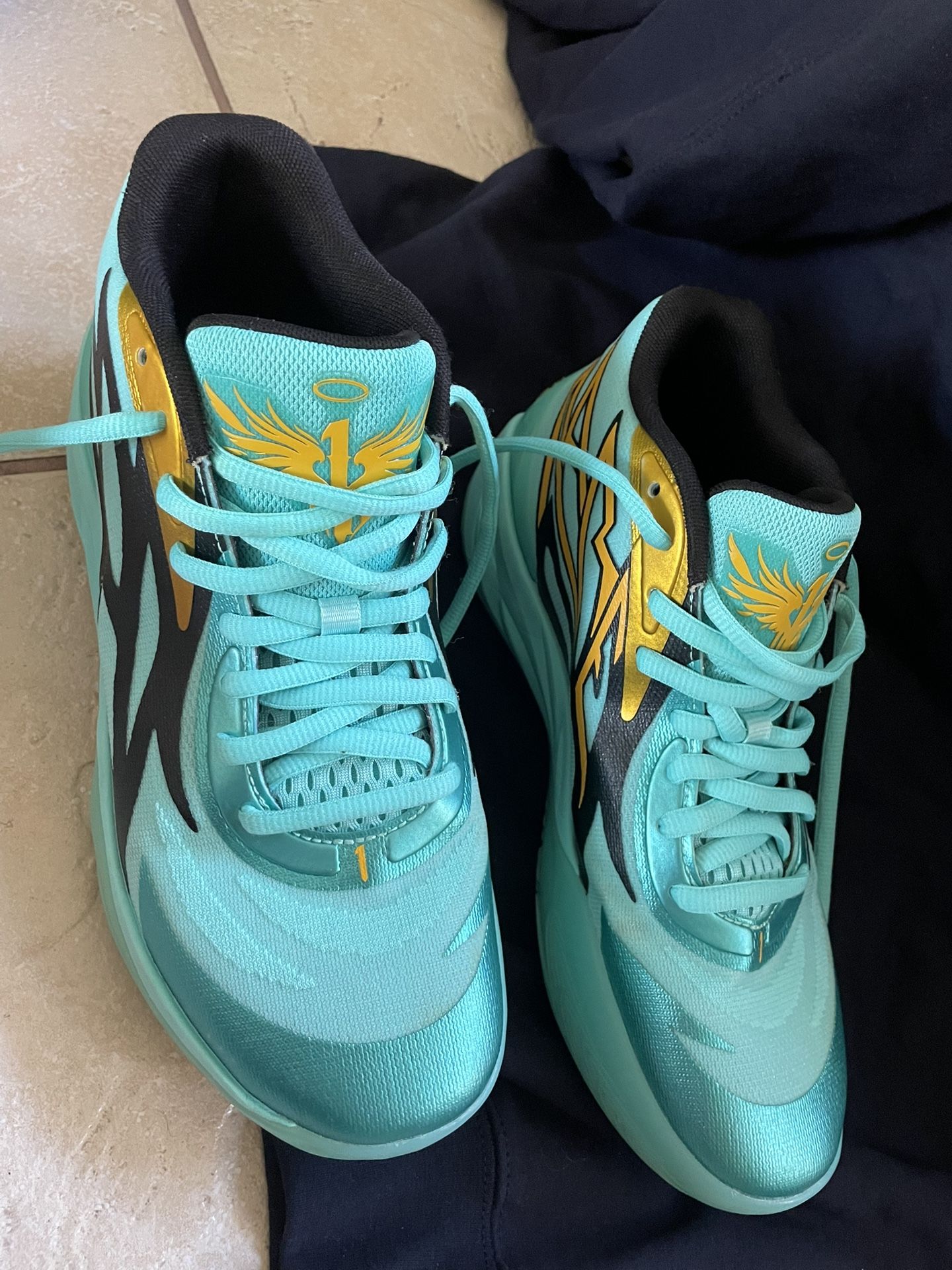 LaMelo Ball Honeycomb shoes Size 8.5