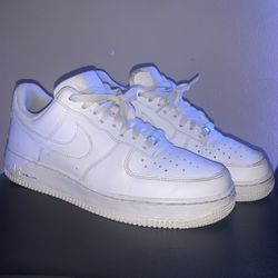 White Nike Air Force 1’s