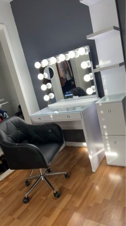 Vanity/shelf/chair -impressions
