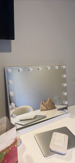 Light-Up Vanity Mirror