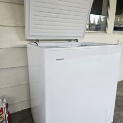 Hot Point Chest Freezer 