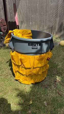 44 gallon trash can