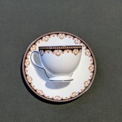 Wedgwood Medici R4588 Footed Tea Cup and Saucer Bone China England READ