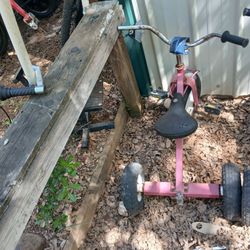 Old tricycle 