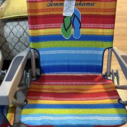 Tommy Bahama Silla de playa de 5 posiciones, bolsa de carga aislada con cremallera, portavasos y soportes para teléfono celular, toallero, almohada pa