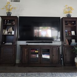 Entertainment Console/Media  TV Stand
