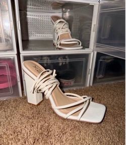 Women’s 7.5 white lace up heels