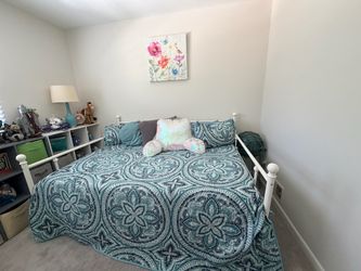 Full Size Metal Daybed with Trundle