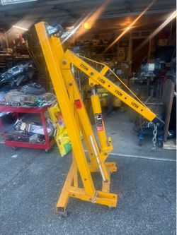 Engine lift