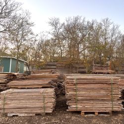 Quality Reclaimed cedar fence pickets (multiple sizes)
