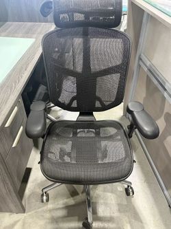 Quantum 9000 Series Ergonomic Mesh Chair – From $200 📦 Florida