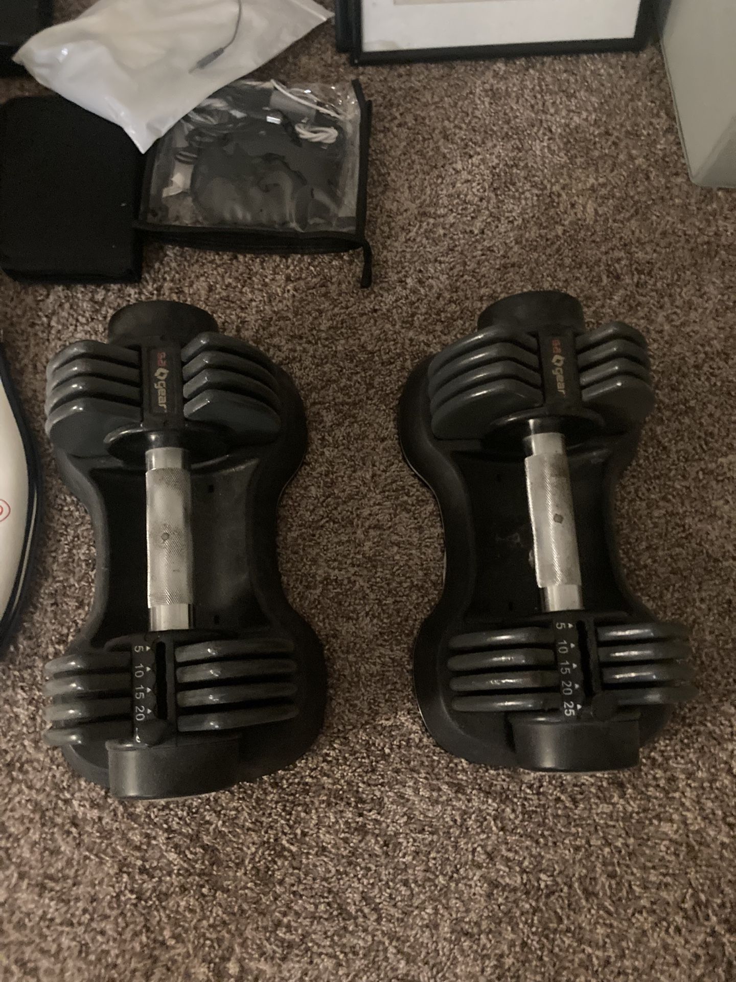 Adjustable 25 Pound Dumbbell Set